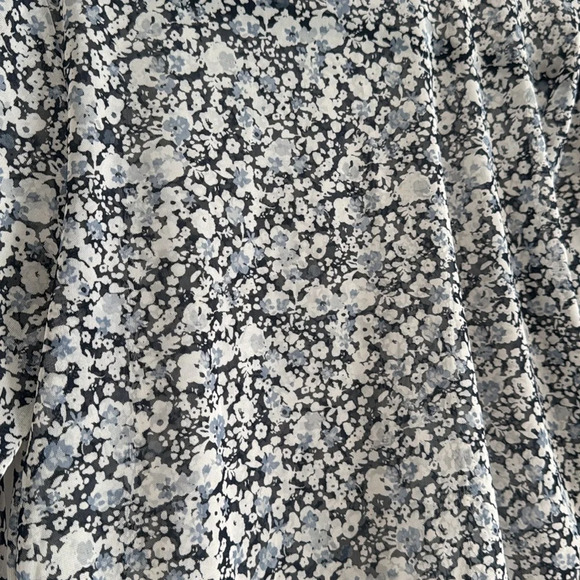 Abercrombie and Fitch sheer mesh layering top blue floral size extra large - Picture 2 of 7